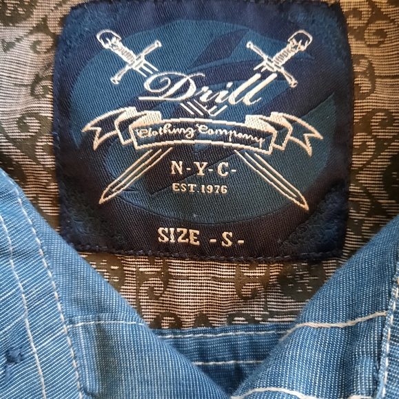 ⚡️$16 or 2/$20. Long or short sleeve men's shirt - small - Picture 5 of 6